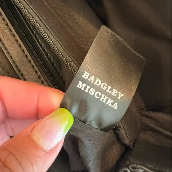 Badgley Mischka Women’s Mini Chevron Crossbody Bag Black Quilted Faux Leather - Picture 15 of 16